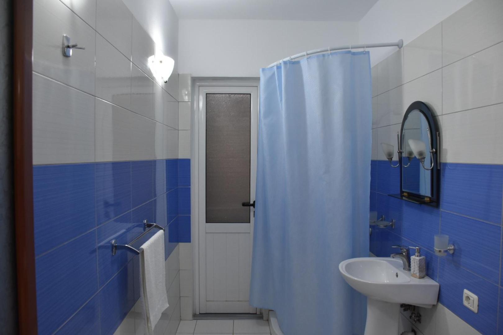 Leo Apartment Пермет Екстер'єр фото